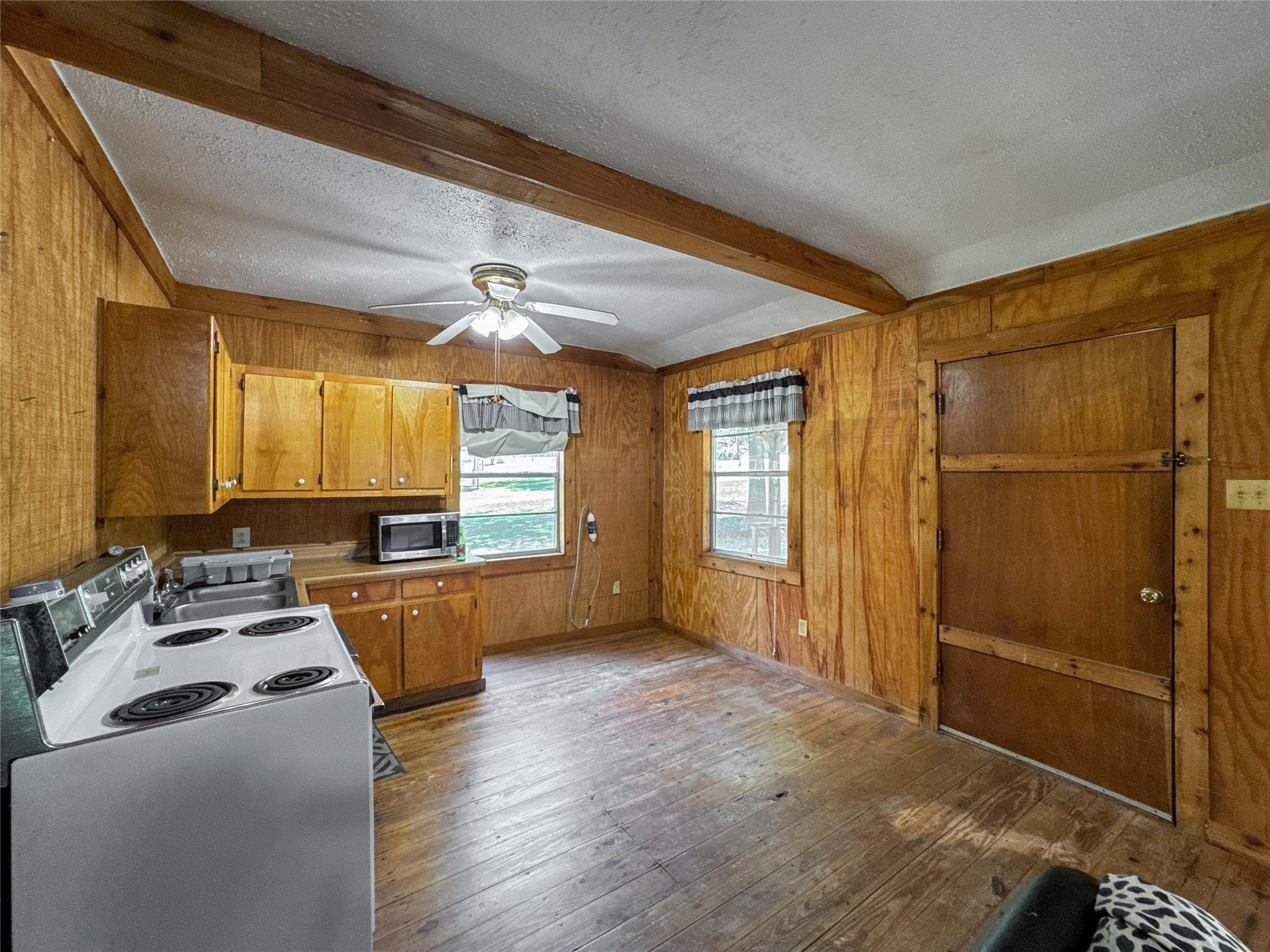 206 Tallow Street Onalaska, TX 77360 - Photo 7 of 36