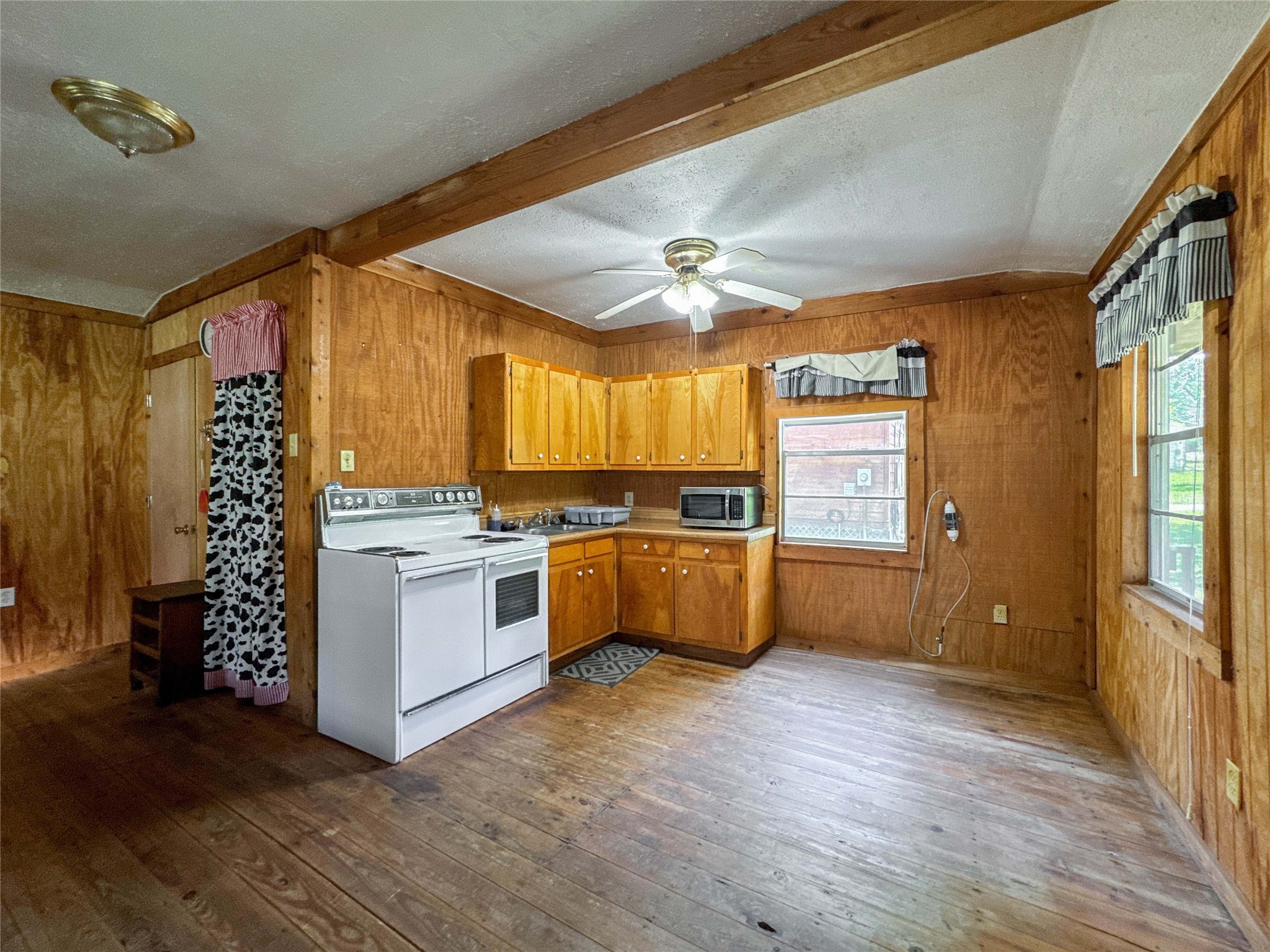206 Tallow Street Onalaska, TX 77360 - Photo 8 of 36
