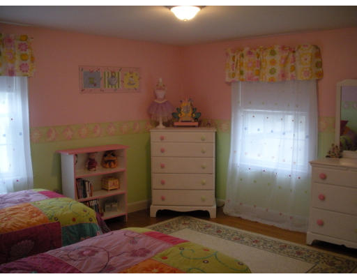 24 Brae Road Quincy, MA 02169 - Photo 11 of 17 Gallery Image 11