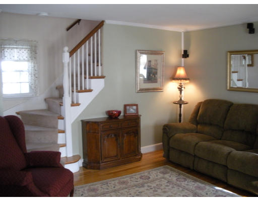 24 Brae Road Quincy, MA 02169 - Photo 3 of 17 Gallery Image 3