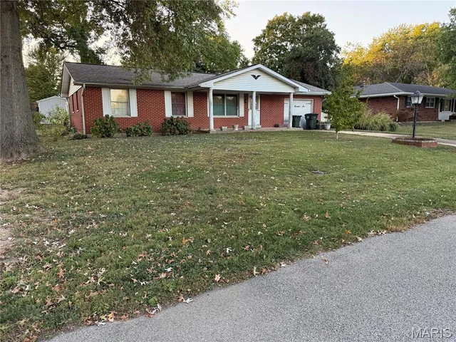 $100,000 | 606 Laurel Drive, Waterloo, IL 62298