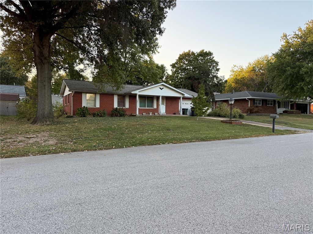 606 Laurel Drive Waterloo, IL 62298 - Photo 2 of 7