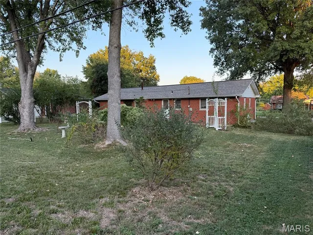 $100,000 | 606 Laurel Drive, Waterloo, IL 62298