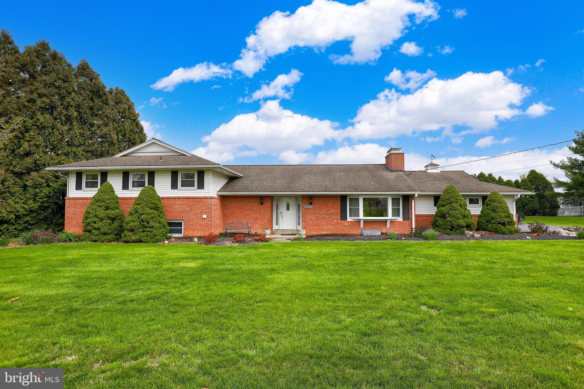 3943 Locust Grove Road Columbia, PA 17512 - Photo 2 of 35