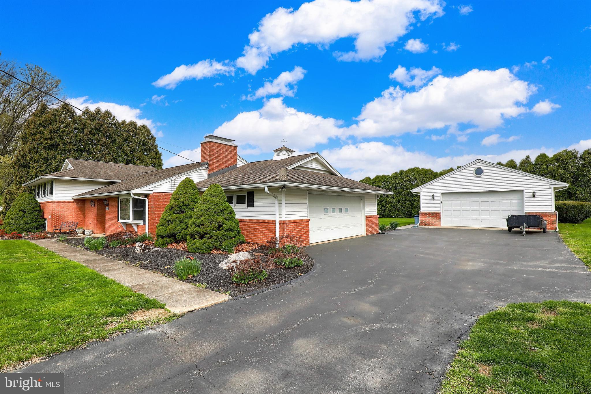 3943 Locust Grove Road Columbia, PA 17512 - Photo 4 of 35