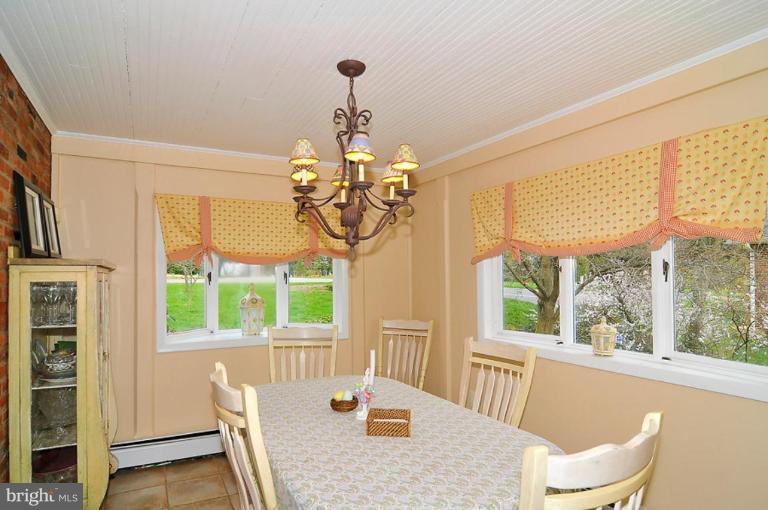 7301 Gordons Road Falls Church, VA 22043 - Photo 6 of 11 Breakfast Area