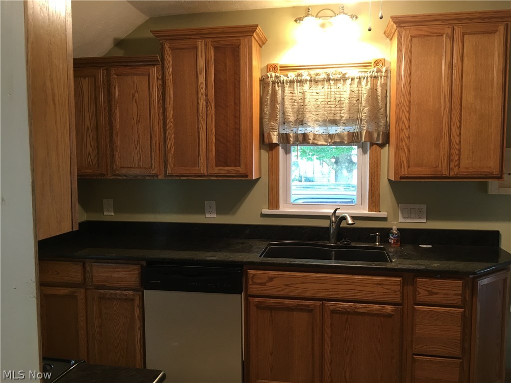 78 Overlook Road Painesville, OH 44077 - Photo 3 of 16 Gallery Image 3
