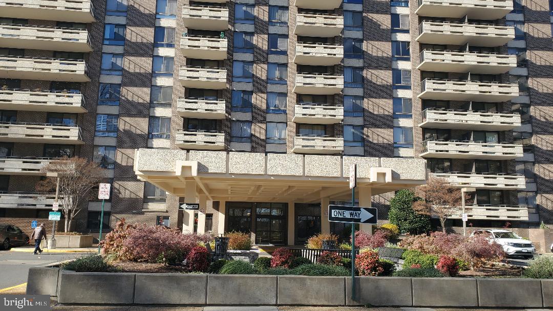 1808 Old Meadow Road, Unit 716 McLean, VA 22102 - Photo 2 of 36 a view of a building with many windows