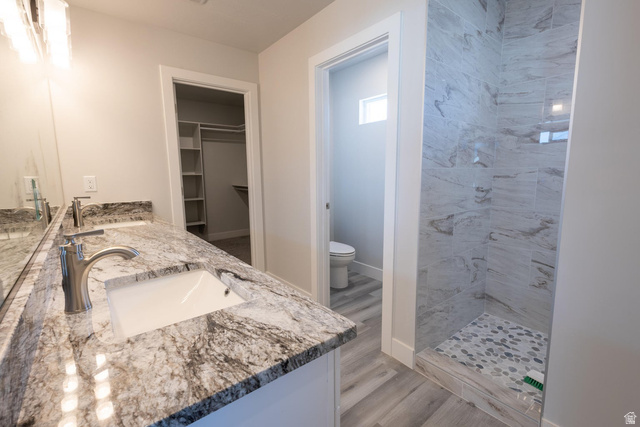 910 East Remington Road Cedar City, UT 84721 - Photo 20 of 29 Dual vanity with stone countertop and undermount sinks