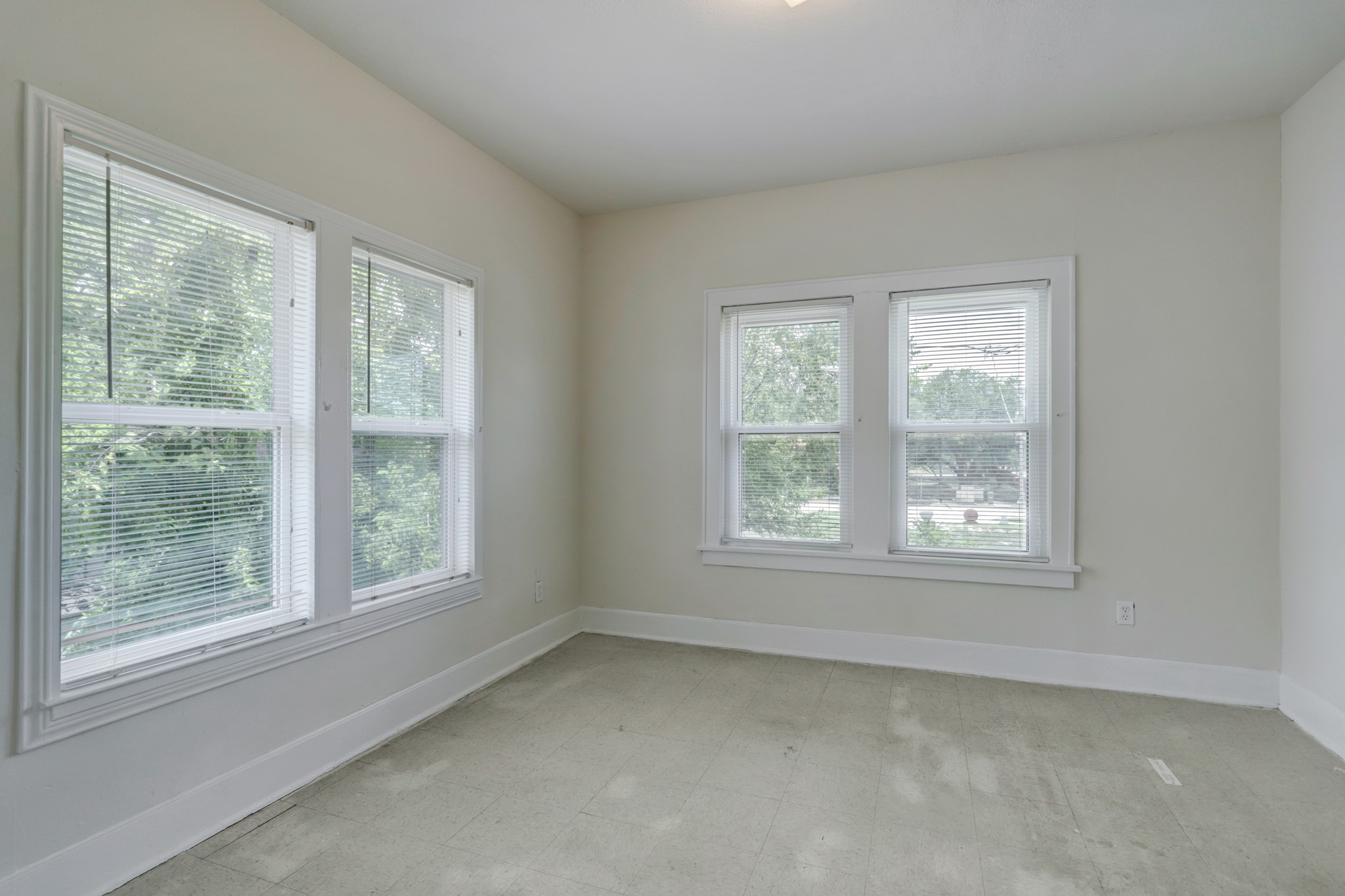 3002 Isabella Street Houston, TX 77004 - Photo 15 of 18 an empty room with a window