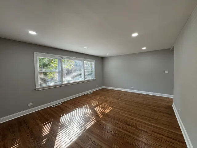 $3,000 | 6236 North Francisco Avenue, Unit 1, Chicago, IL 60659