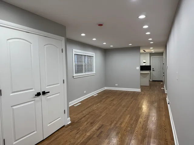 $3,000 | 6236 North Francisco Avenue, Unit 1, Chicago, IL 60659