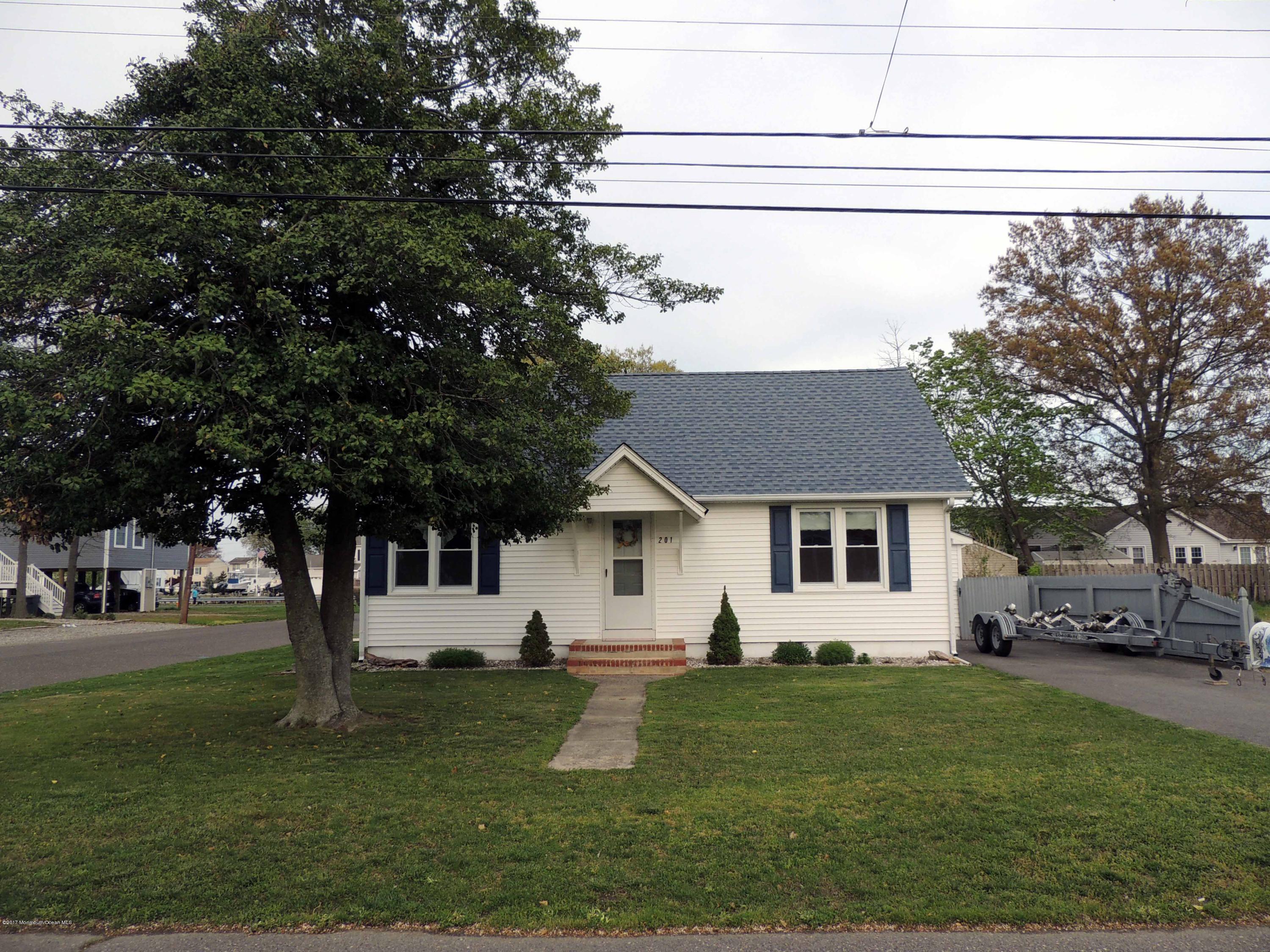 201 Foster Road Toms River, NJ 08753 - Photo 1 of 29 DSCN9850.jpg-Net