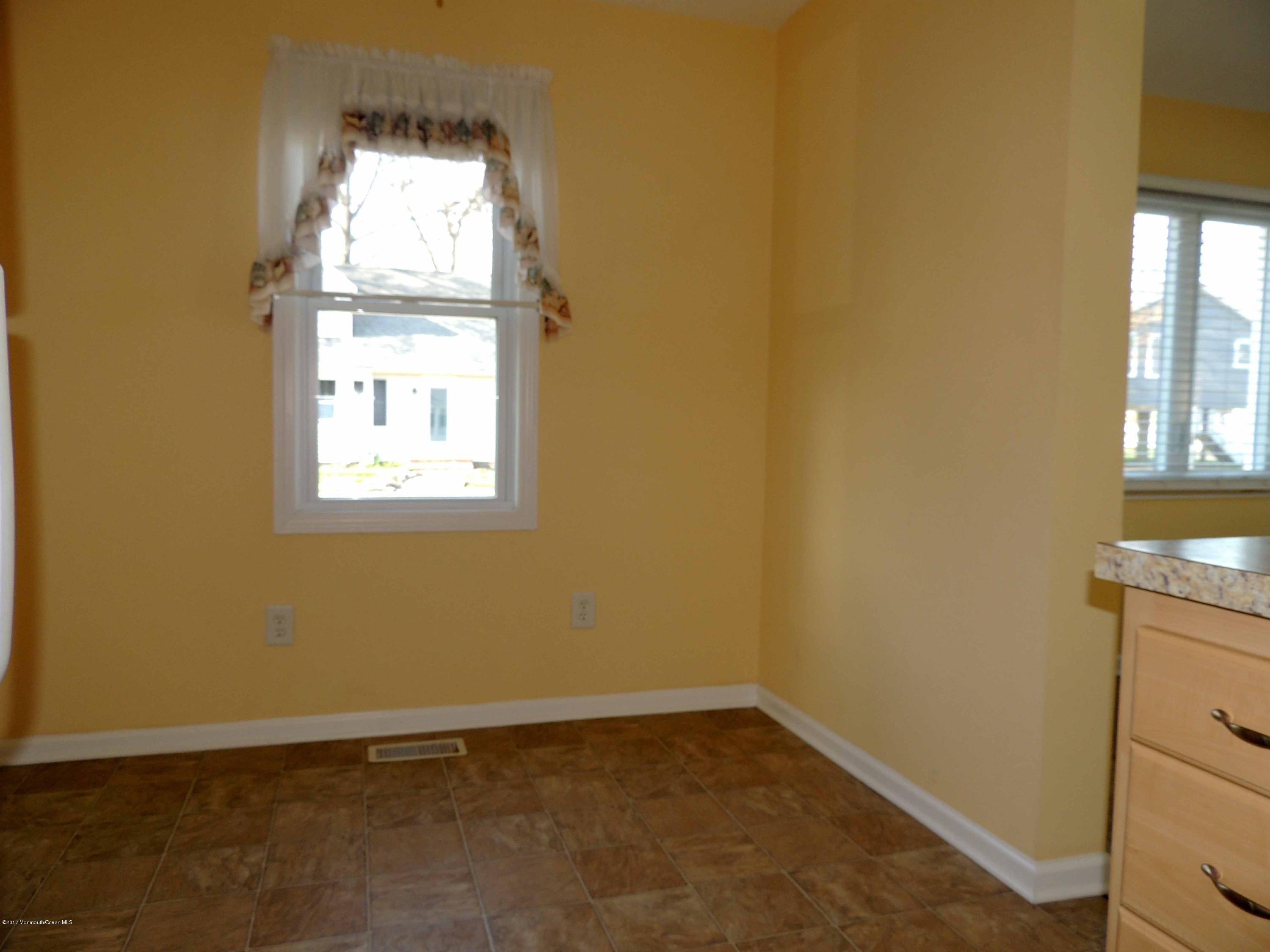 201 Foster Road Toms River, NJ 08753 - Photo 15 of 29 DSCN9832.jpg-Net