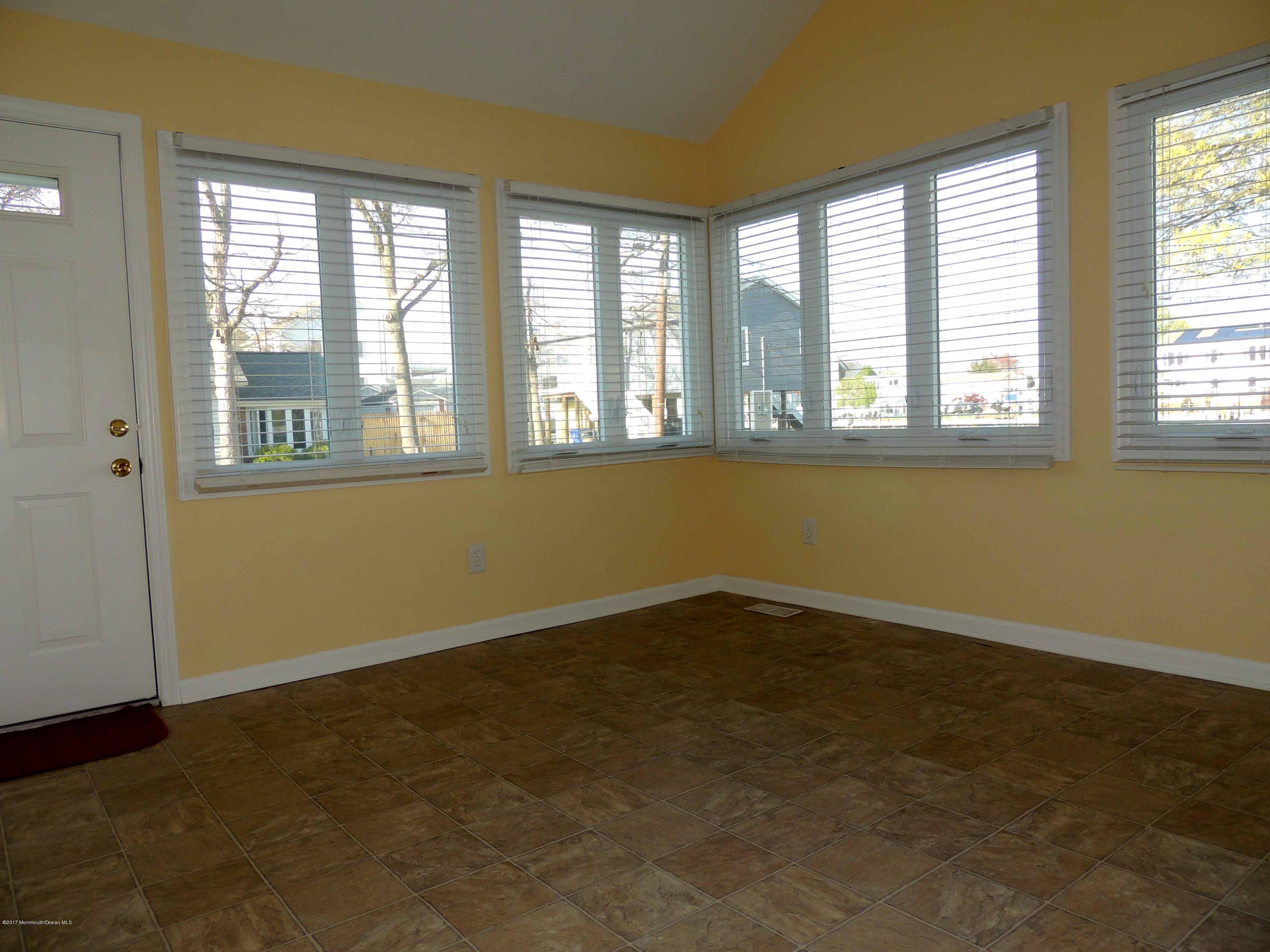 201 Foster Road Toms River, NJ 08753 - Photo 16 of 29 DSCN9834.jpg-Net
