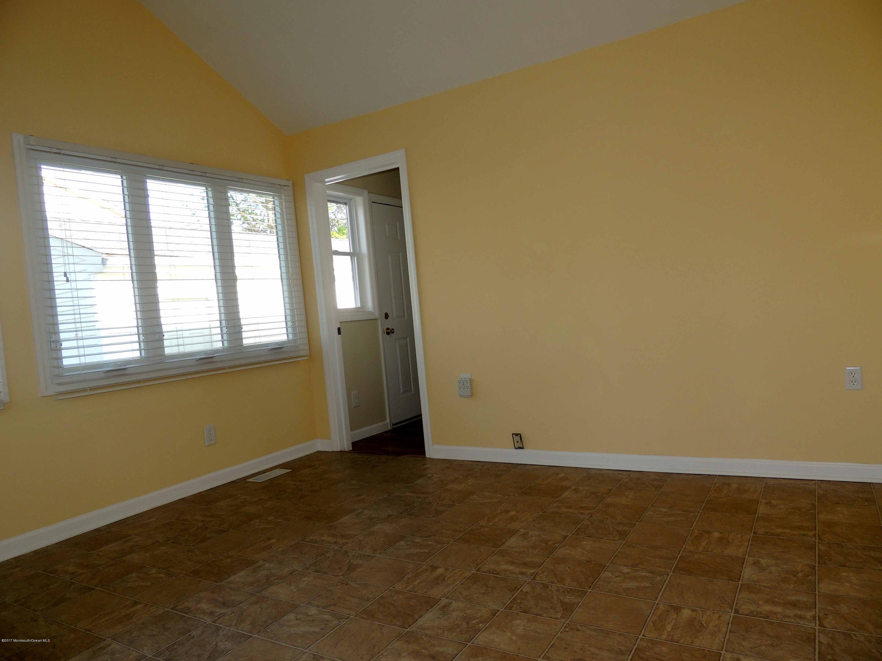 201 Foster Road Toms River, NJ 08753 - Photo 17 of 29 DSCN9835.jpg-Net