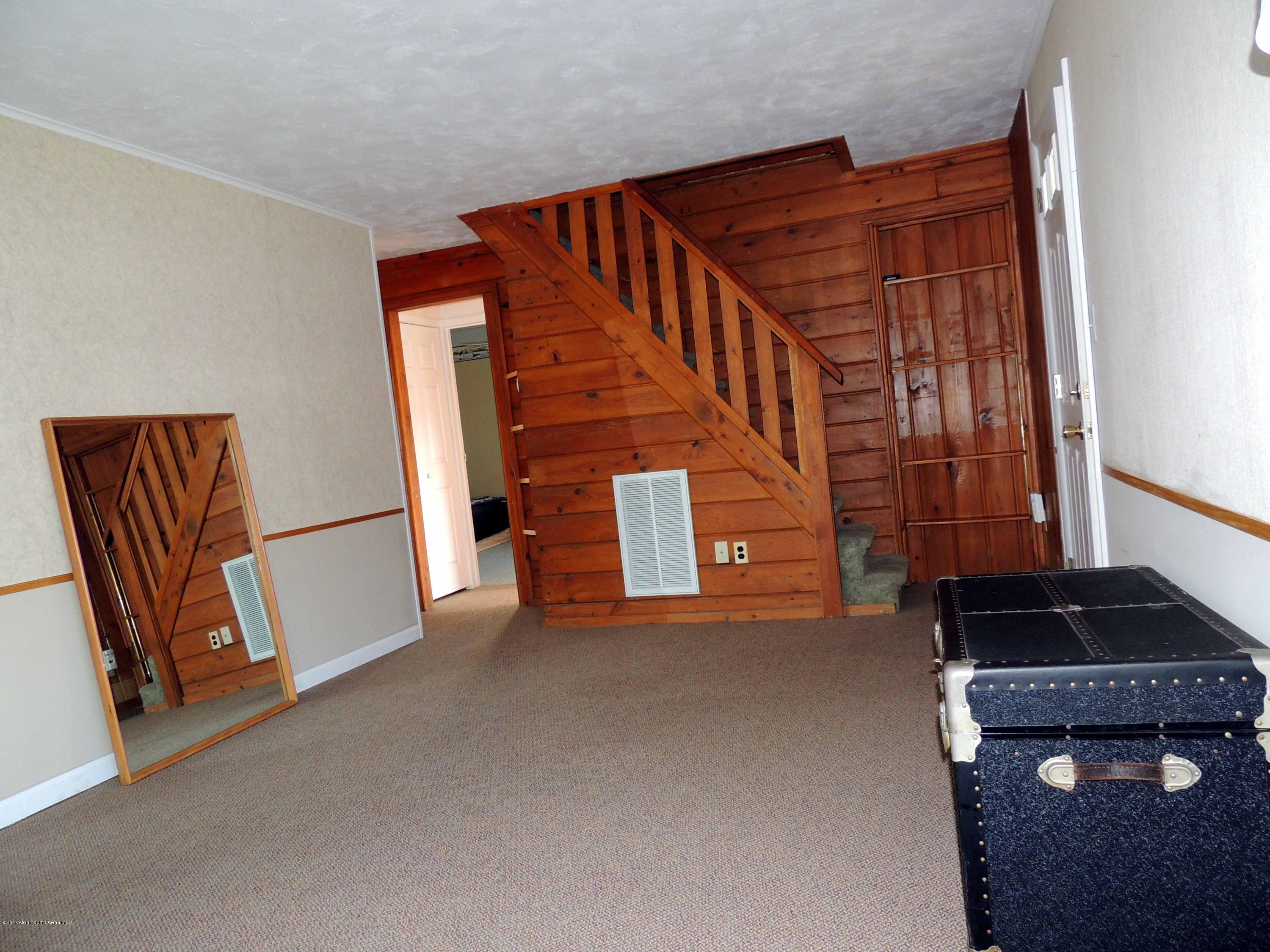 201 Foster Road Toms River, NJ 08753 - Photo 4 of 29 DSCN9817.jpg-Net