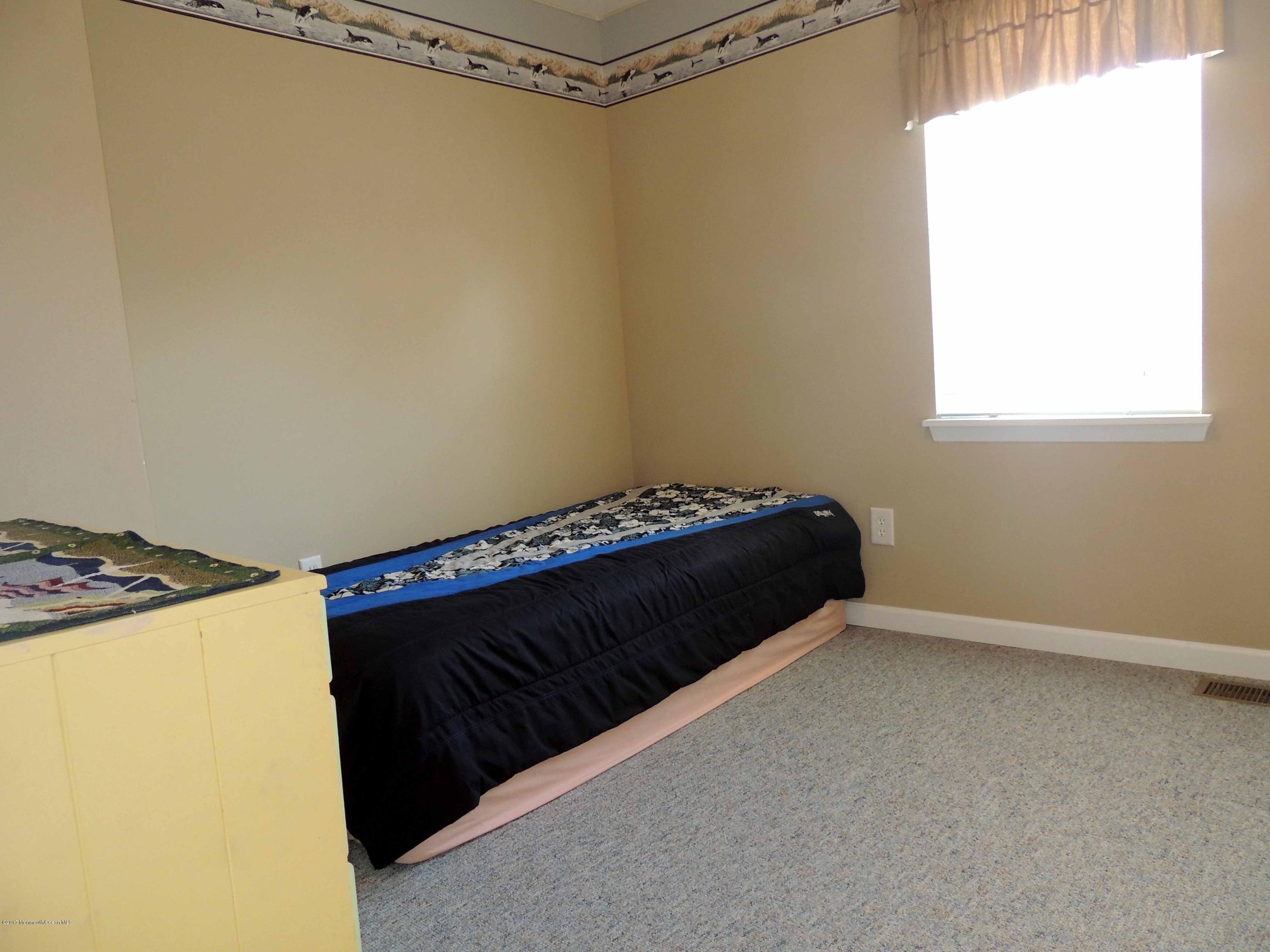 201 Foster Road Toms River, NJ 08753 - Photo 8 of 29 DSCN9823.jpg-Net