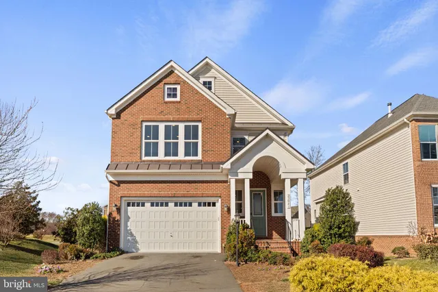 $1,094,900 | 23041 Canyon Oak Court, Brambleton, VA 20148