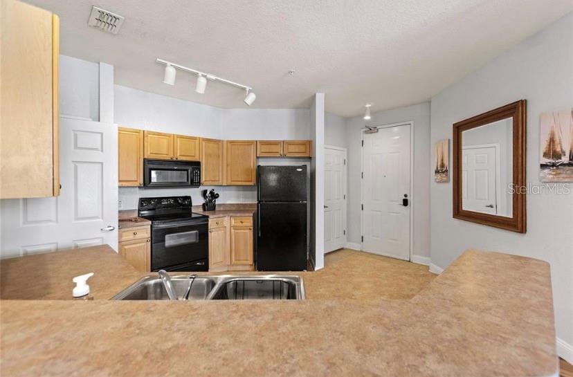 504 Terrace Ridge Circle, Unit 5 Davenport, FL 33896 - Photo 3 of 11 Gallery Image 3