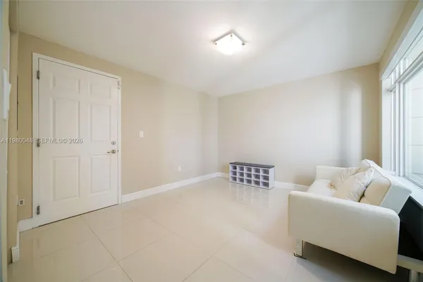 a view of livingroom with furniture