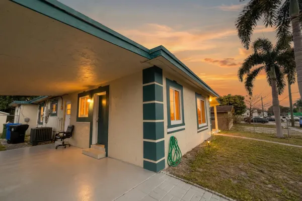 a view of a house with a outdoor space