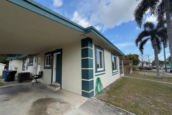 $400,000 | 2757 Southwest 7th Street, Fort Lauderdale, FL 33312