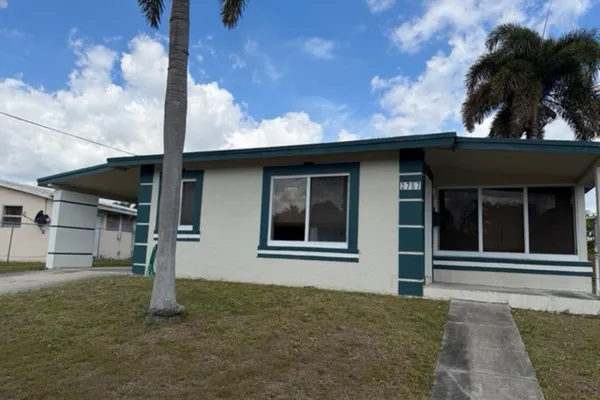 $400,000 | 2757 Southwest 7th Street, Fort Lauderdale, FL 33312