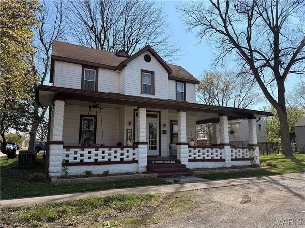 $247,500 | 1 South Richland Street, Freeburg, IL 62243