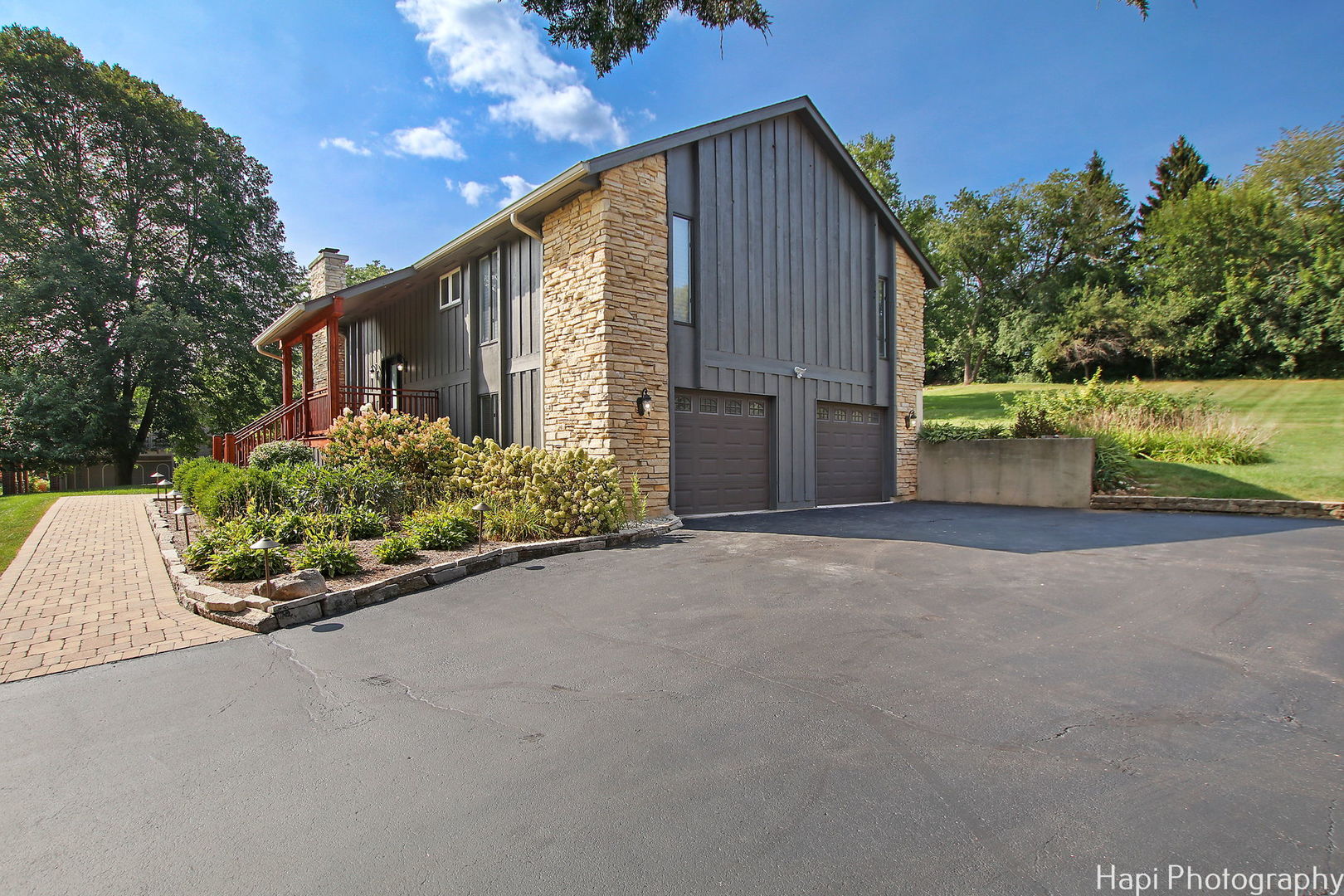 146 Harbor Drive Lake Barrington, IL 60010 - Photo 2 of 33 a view of backyard with potted plants