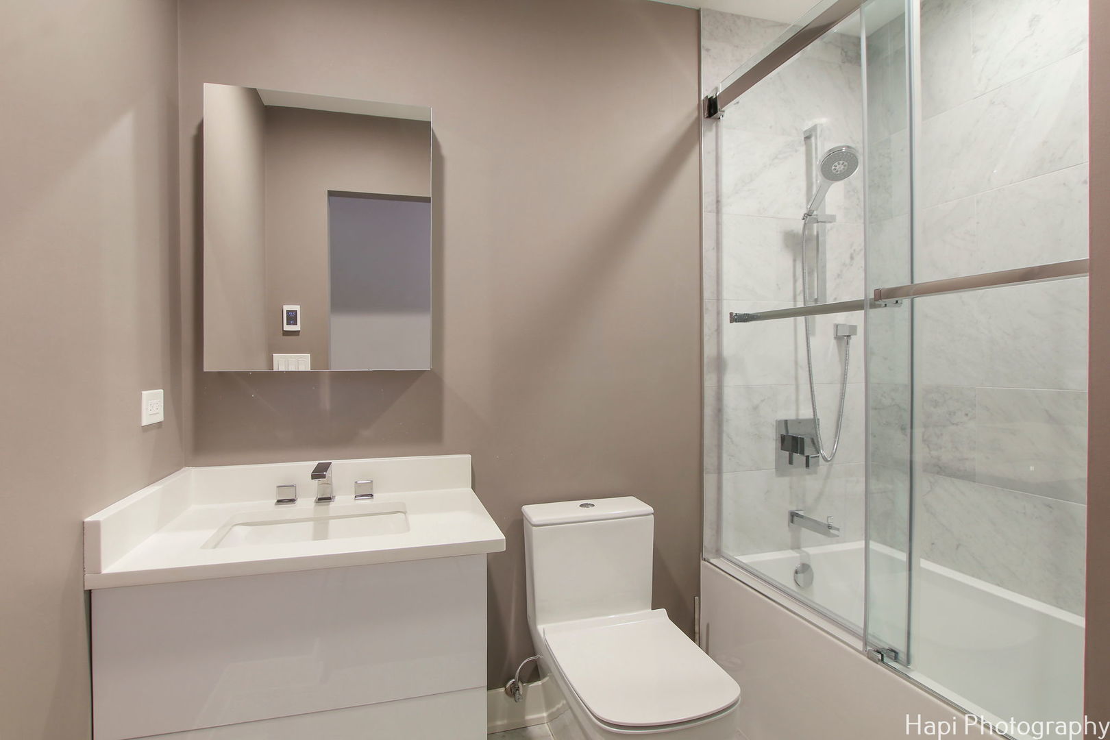 146 Harbor Drive Lake Barrington, IL 60010 - Photo 21 of 33 a bathroom with a sink toilet and shower