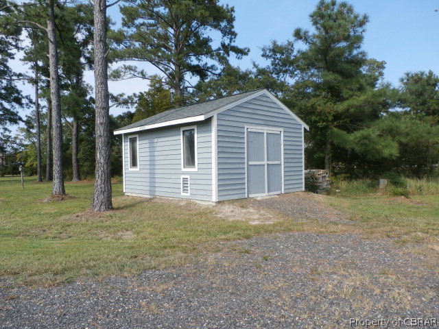 9144 Stump Point Road Hayes, VA 23072 - Photo 3 of 11