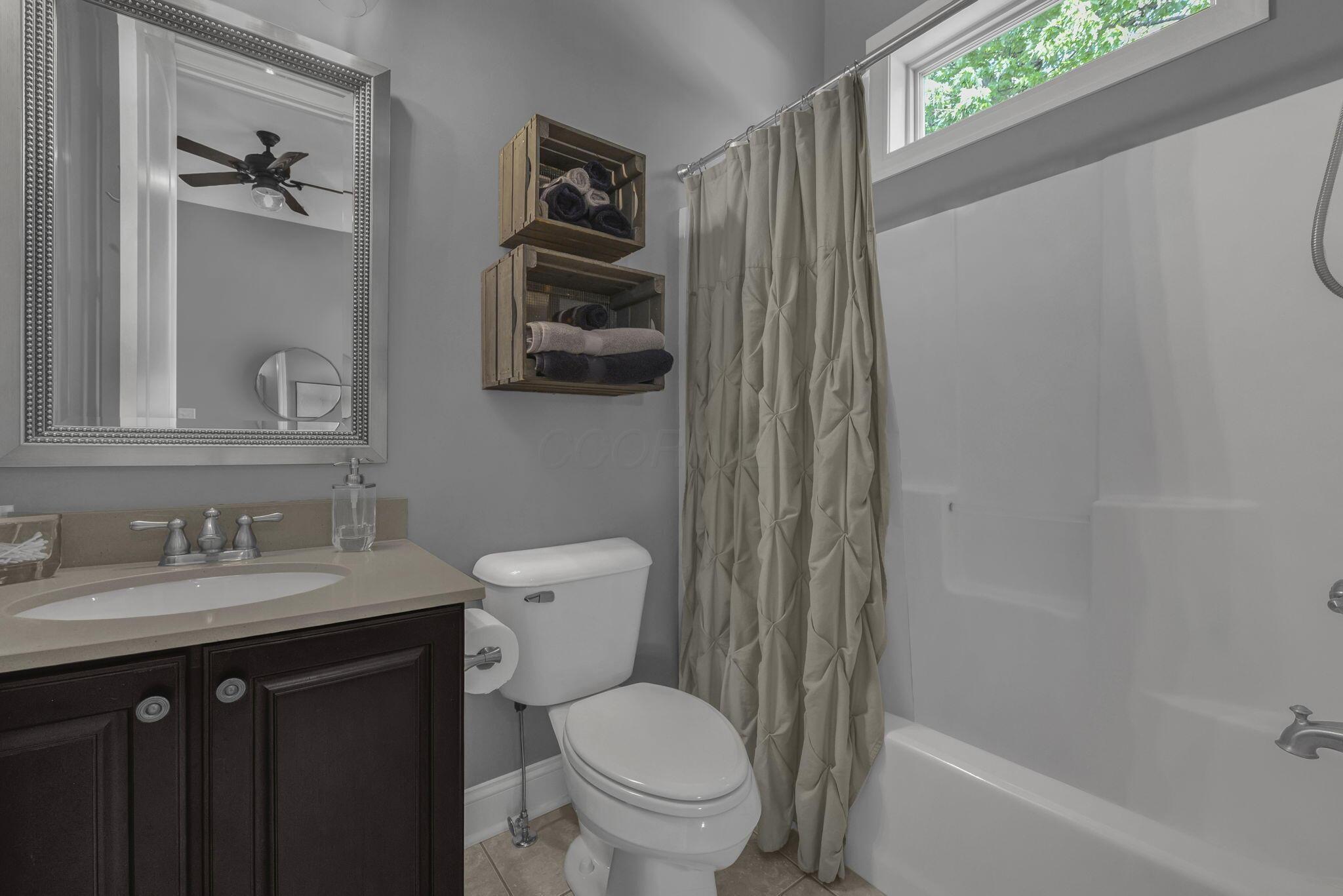 5042 Henderson Heights Road Columbus, OH 43220 - Photo 34 of 57 2nd Bed En Suite