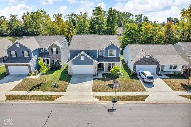 $329,900 | 1195 South Aberdeen Drive, Franklin, IN 46131