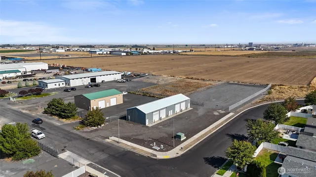 $3,200 | 221 South Hamilton Road, Moses Lake, WA 98837
