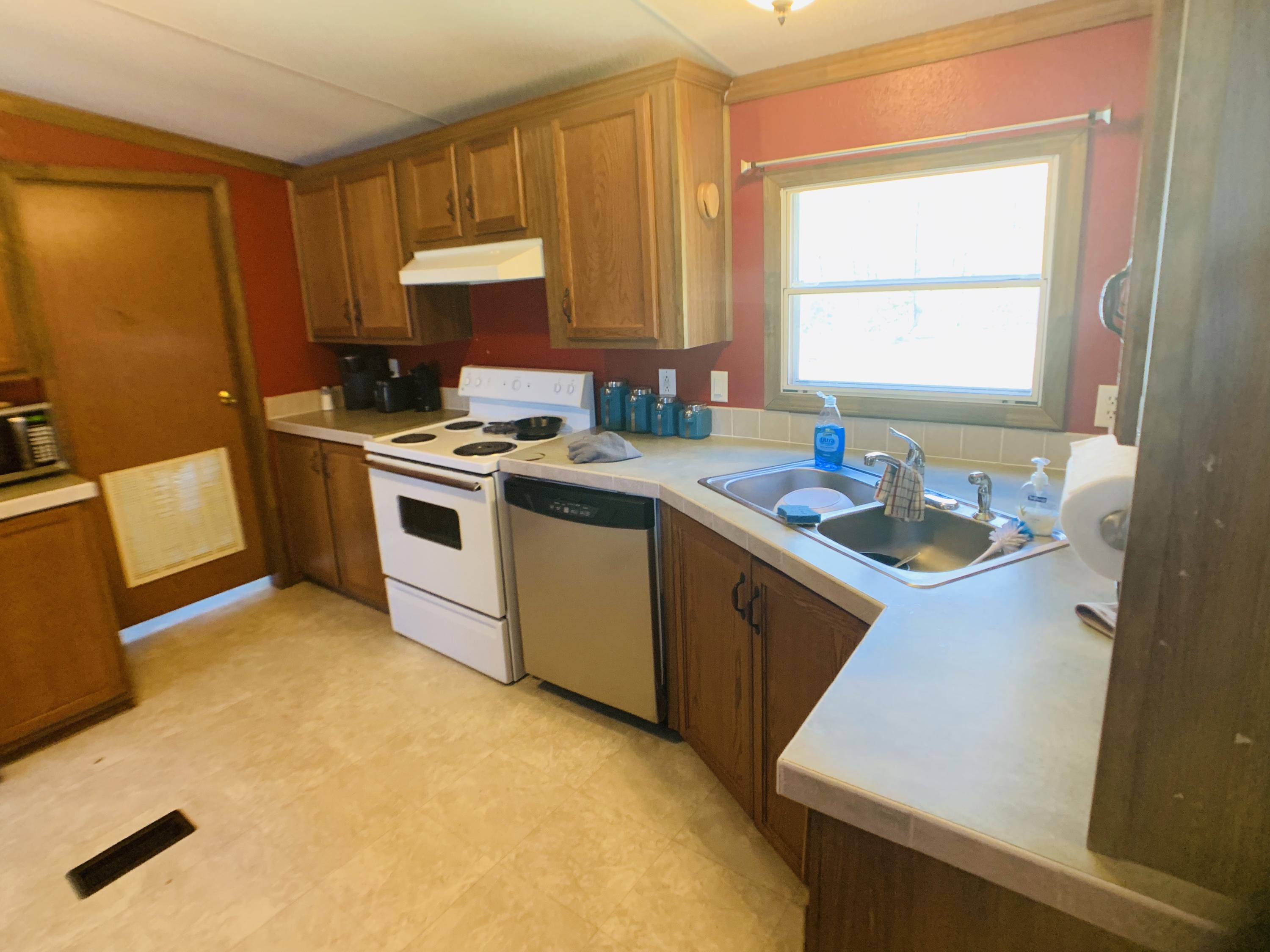1011 Sheppard Road Jamestown, TN 38556 - Photo 21 of 31 C446C269-2149-4CCA-BA00-F50597F7AAD2