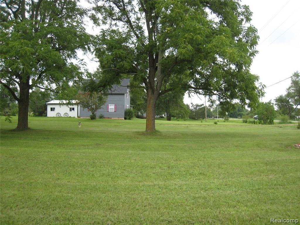 2563 East Burnside Road North Branch, MI 48461 - Photo 4 of 33 West 2.jpg