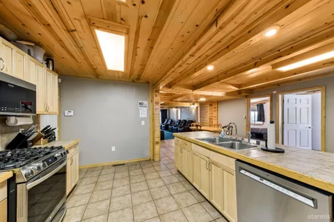 $1,188,000 | 804 Highway 50, South Lake Tahoe, CA 96150