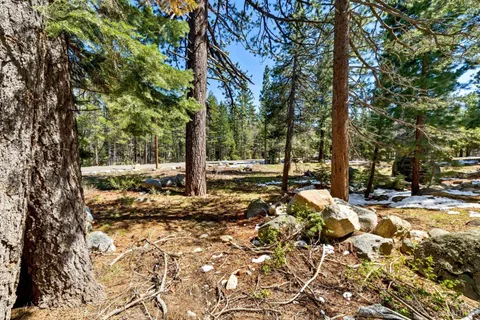 $1,188,000 | 804 Highway 50, South Lake Tahoe, CA 96150