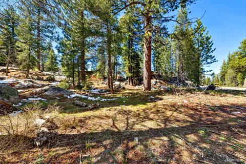 $1,188,000 | 804 Highway 50, South Lake Tahoe, CA 96150