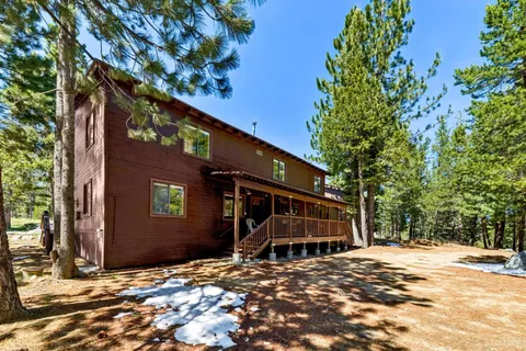 $1,188,000 | 804 Highway 50, South Lake Tahoe, CA 96150