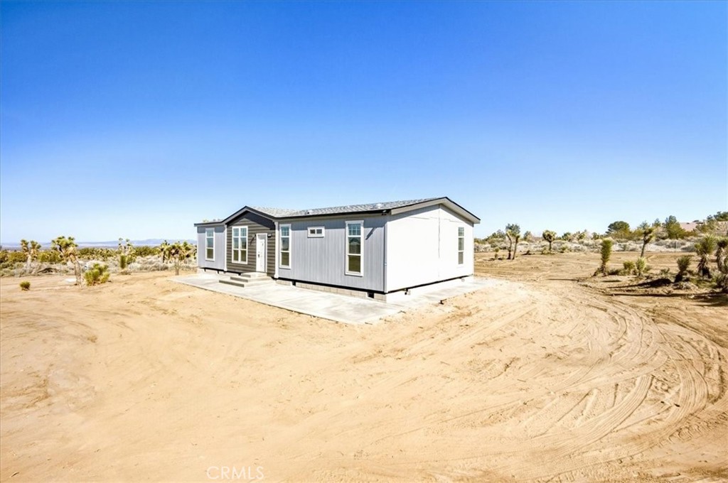 11475 Descanso Road Pinon Hills, CA 92372 - Photo 3 of 35 a view of a ocean view