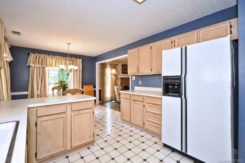 12129 Freshwell Road Charlotte, NC 28273 - Photo 4 of 24 Gallery Image 4