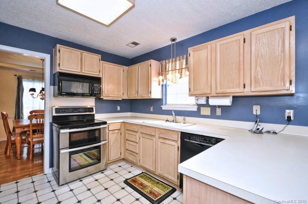 12129 Freshwell Road Charlotte, NC 28273 - Photo 5 of 24 Gallery Image 5
