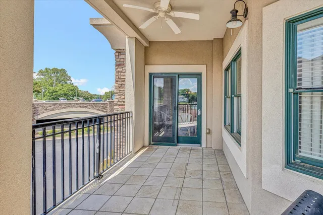 $679,000 | 100 Bridgewater Pointe Place, Unit 201, Moneta, VA 24121