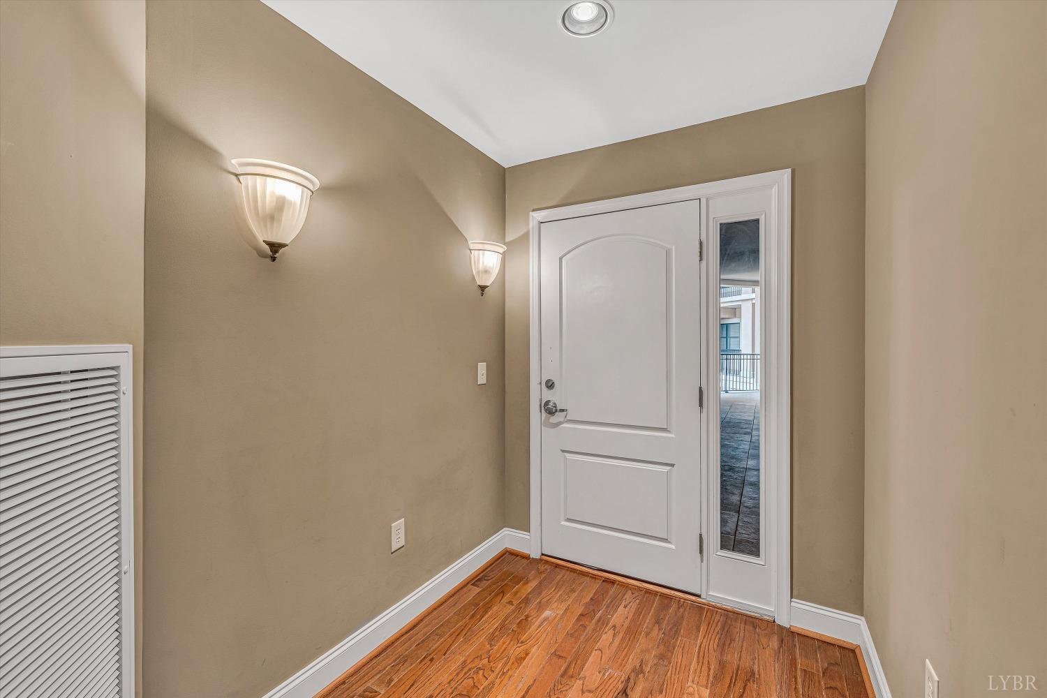 100 Bridgewater Pointe Place, Unit 201 Moneta, VA 24121 - Photo 2 of 32