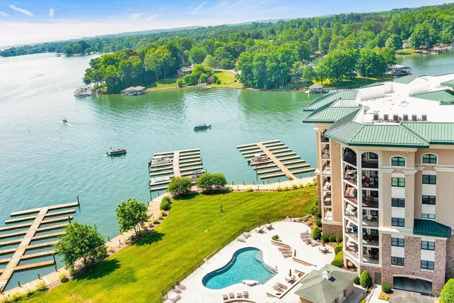 $679,000 | 100 Bridgewater Pointe Place, Unit 201, Moneta, VA 24121