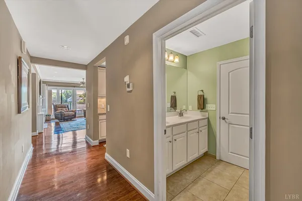 $679,000 | 100 Bridgewater Pointe Place, Unit 201, Moneta, VA 24121