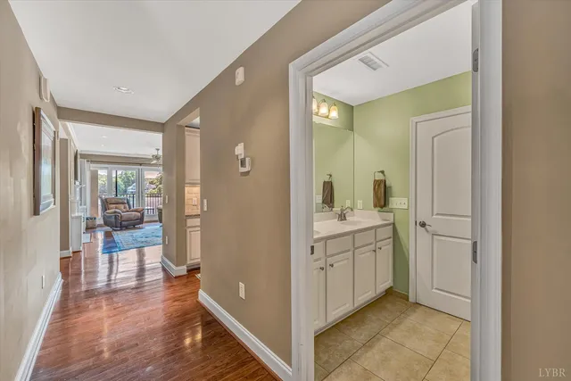 $679,000 | 100 Bridgewater Pointe Place, Unit 201, Moneta, VA 24121