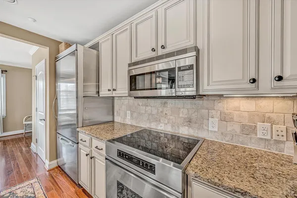 $679,000 | 100 Bridgewater Pointe Place, Unit 201, Moneta, VA 24121